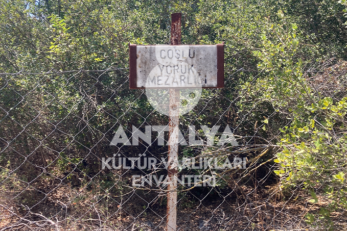 Coşlu Yörük Mezarlığı 2 coslu yoruk mezarligi aksu antalya antalyakulturvarliklarienvanteri orhandenizkaplan denizkaplan 01