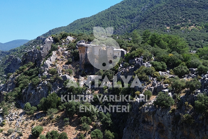 Limyra Kaya Mezarları 2 limyra kaya mezarlari finike antalya antalyakulturvarliklarienvanteri orhandenizkaplan denizkaplan 01