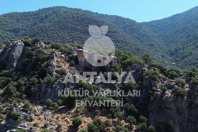 Limyra Kaya Mezarları 3 limyra kaya mezarlari finike antalya antalyakulturvarliklarienvanteri orhandenizkaplan denizkaplan 02