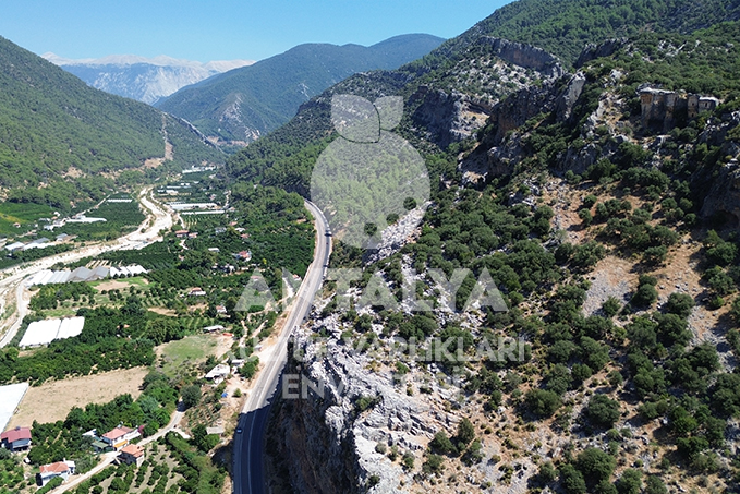 Limyra Kaya Mezarları 4 limyra kaya mezarlari finike antalya antalyakulturvarliklarienvanteri orhandenizkaplan denizkaplan 03