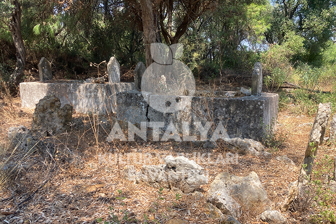 Yeşilkaraman Alakirse Mezarlığı 4 yesilkaraman alakirse mezarligi antalya antalyakulturvarliklarienvanteri orhandenizkaplan denizkaplan 03